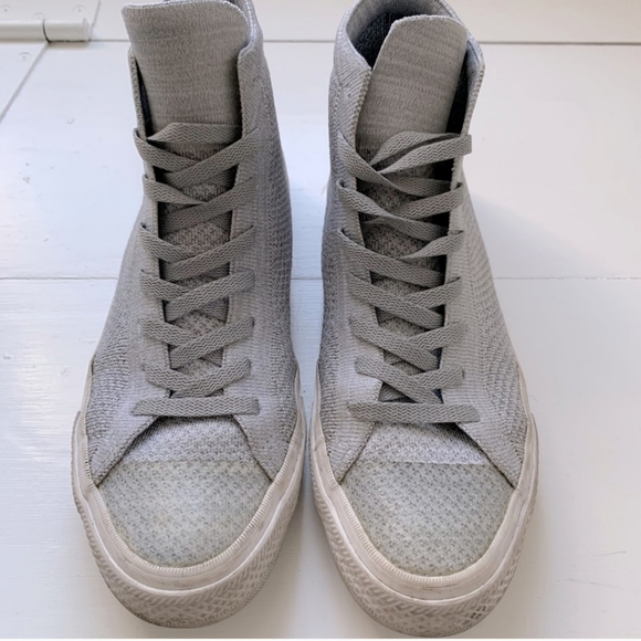 Silver converse - Picture 1 of 3